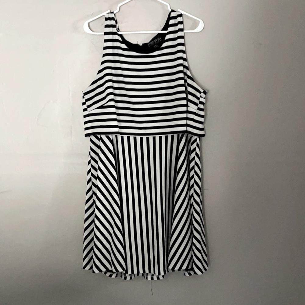 Black and White striped dress •Faux 2piece